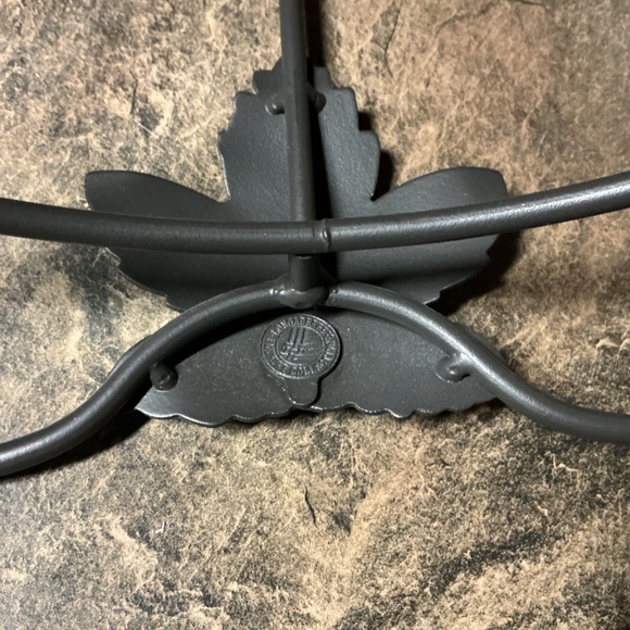 Longaberger Foundry Wrought Iron Two Pie Server - Picture 5 of 5